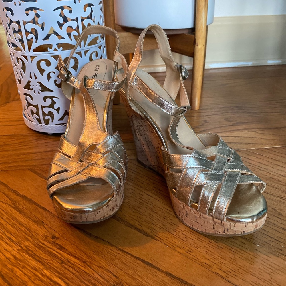 Vegan leather X Appeal hold wedge sandals